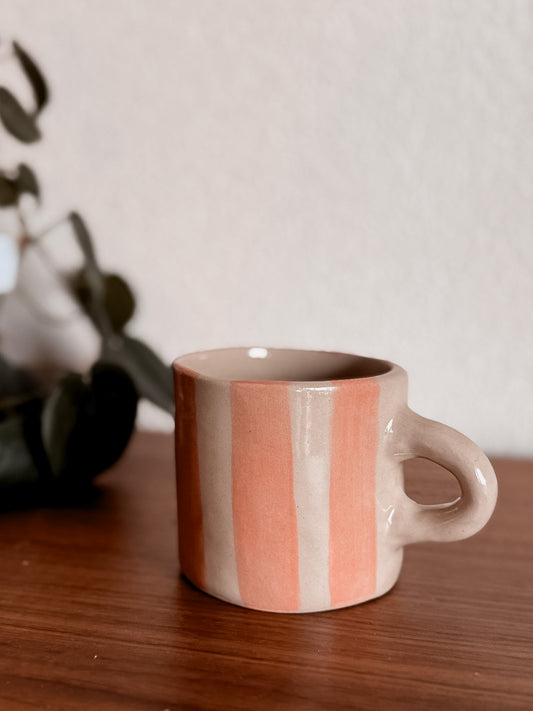 La tasse lignée rose